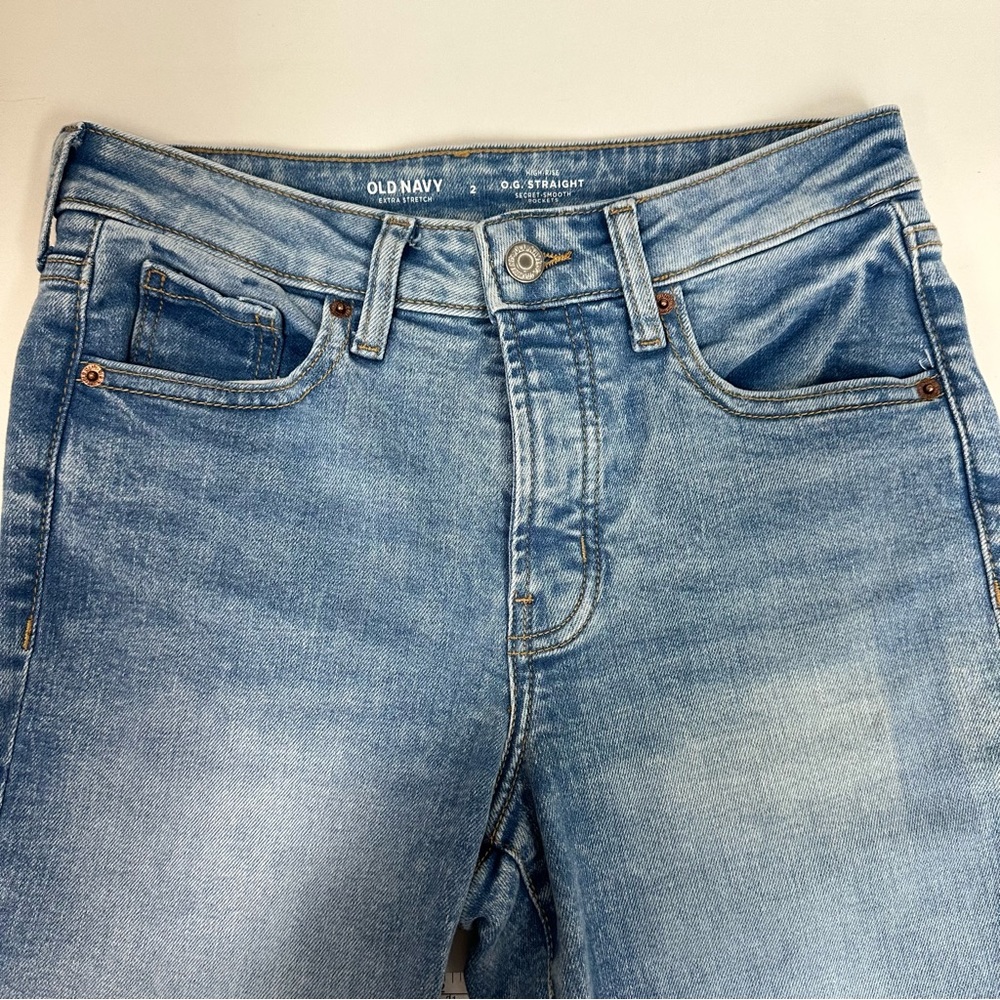 OLD NAVY Stonewash Jeans Sz 2 Extra Stretch High Rise O.G. Straight Butt… - Picture 3 of 16